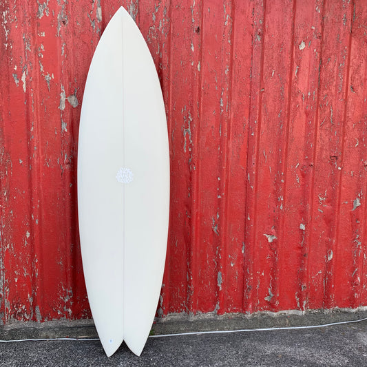 6surfboard 6’6” ツインザー 小さいFin付き