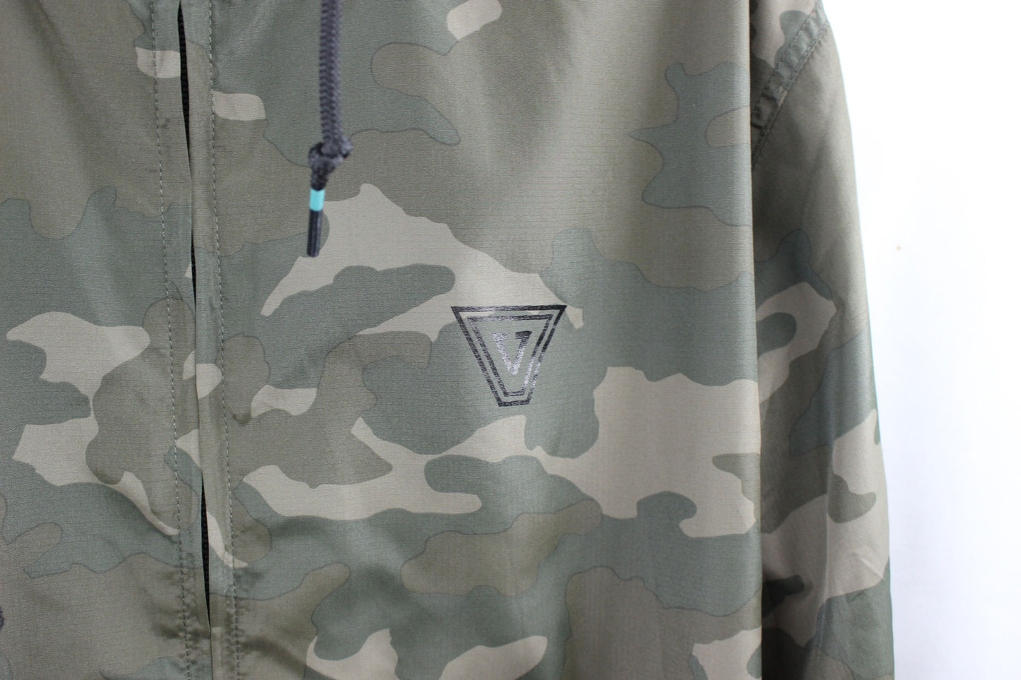 【VISSLA・ヴィスラ】The Trip Windbreaker / ザ トリップ ウインドブレーカー Lサイズ