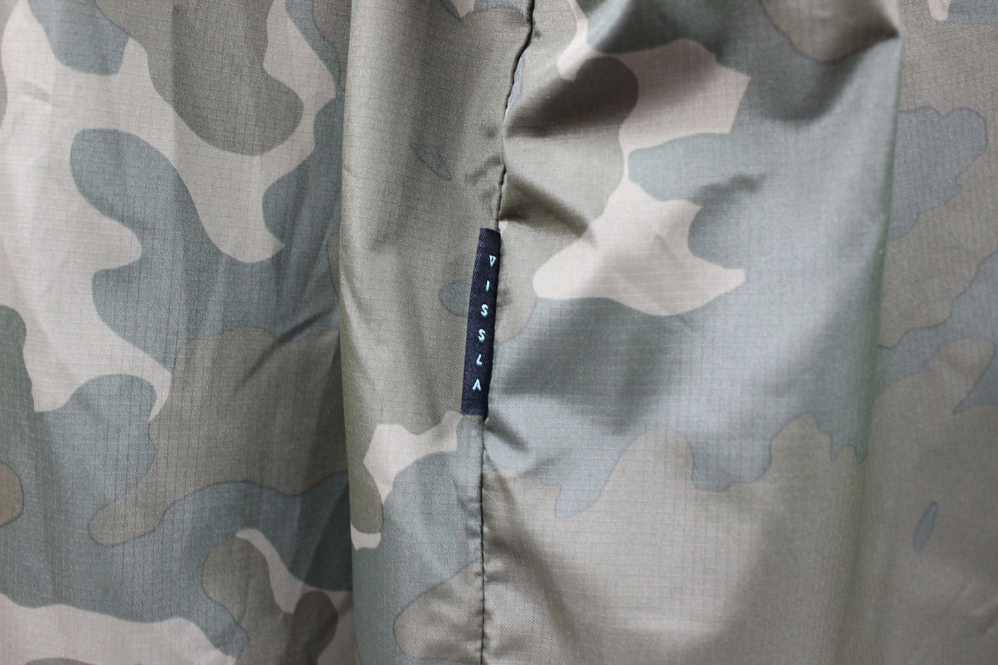 【VISSLA・ヴィスラ】The Trip Windbreaker / ザ トリップ ウインドブレーカー Lサイズ