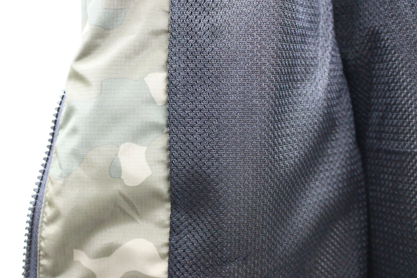 【VISSLA・ヴィスラ】The Trip Windbreaker / ザ トリップ ウインドブレーカー Lサイズ