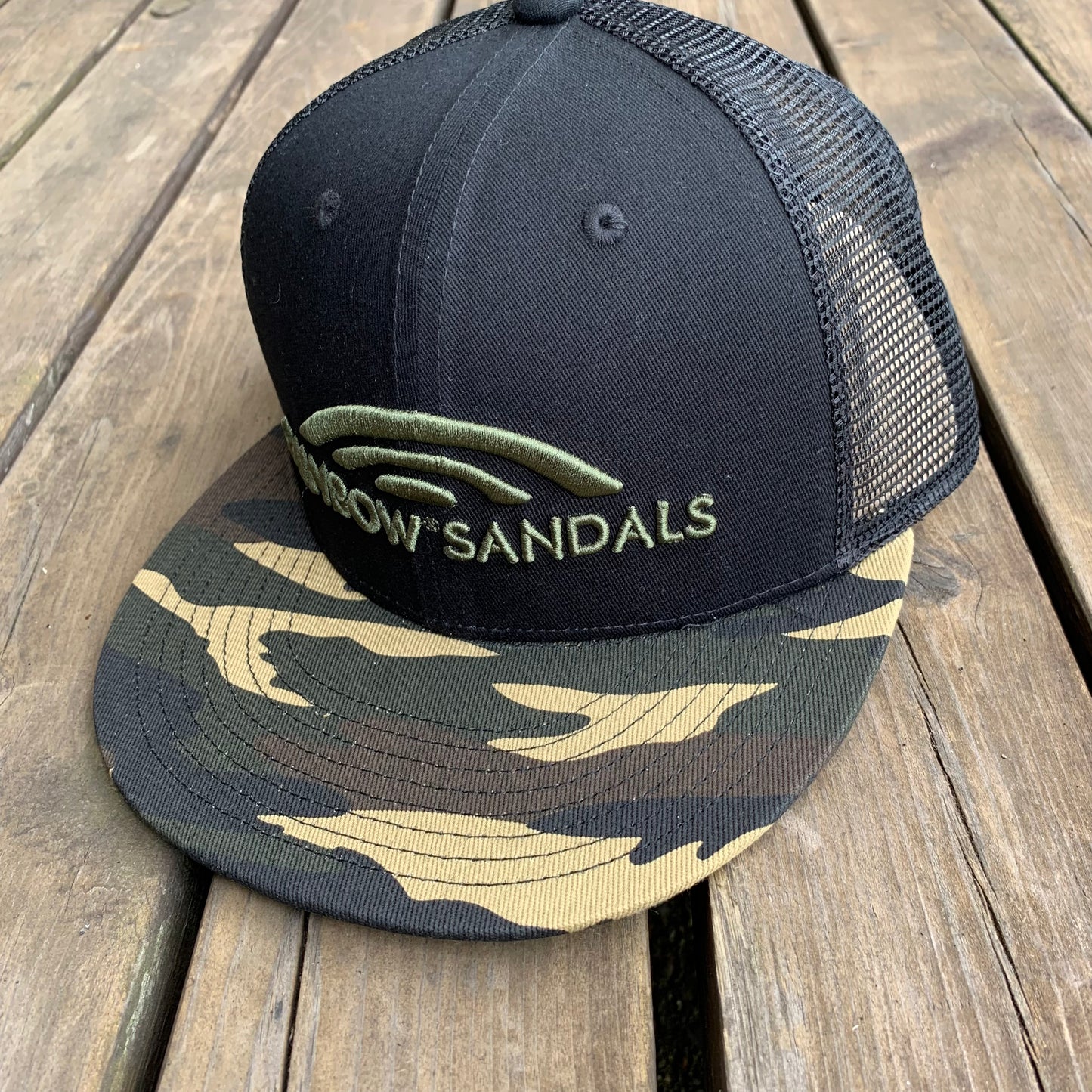 RAINBOW SANDALS 【レインボーサンダル】Camo Snap Back Trucker Hat