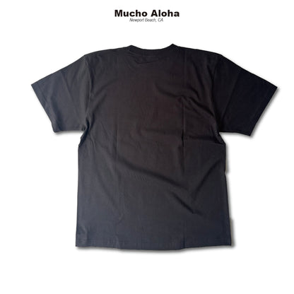 MUCHO ALOHA (ムチョアロハ) CLASSIC LOGO プリント S/S Tシャツ スミクロ MAT-008