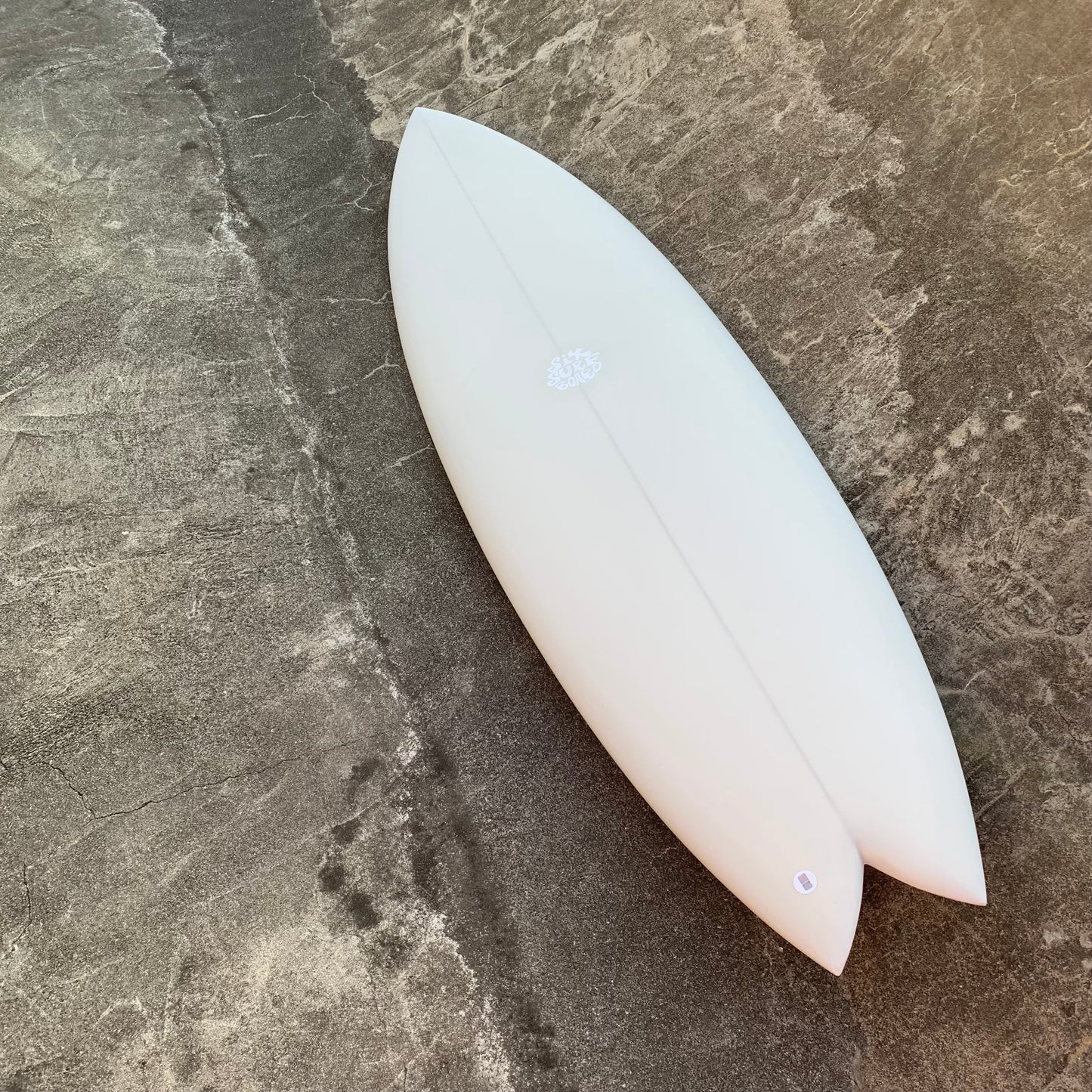 6surfboard 6’6” ツインザー　小さいFin付き　
