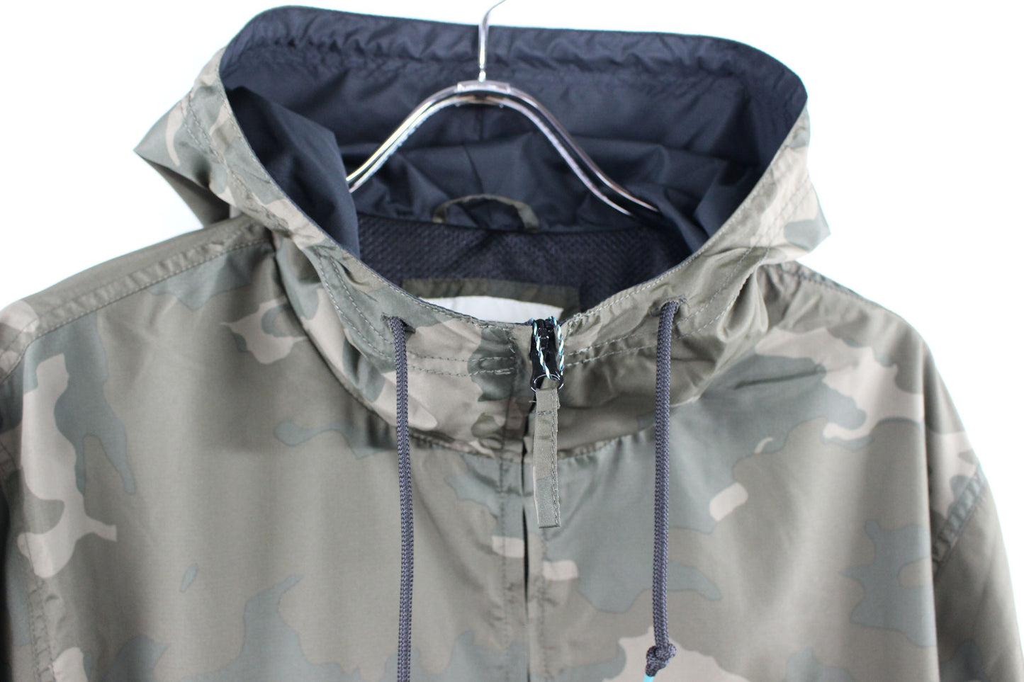 【VISSLA・ヴィスラ】The Trip Windbreaker / ザ トリップ　ウインドブレーカー Lサイズ