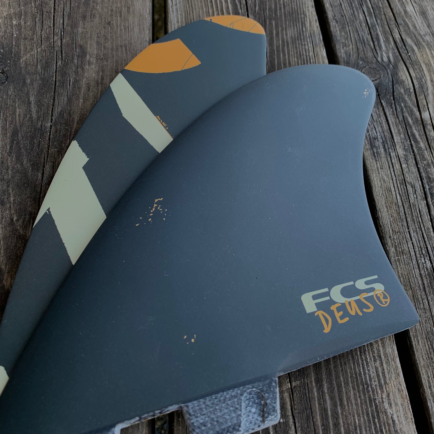 FCS x Deus コラボレーション モダンキール FCSII MODERN KEEL FCS2