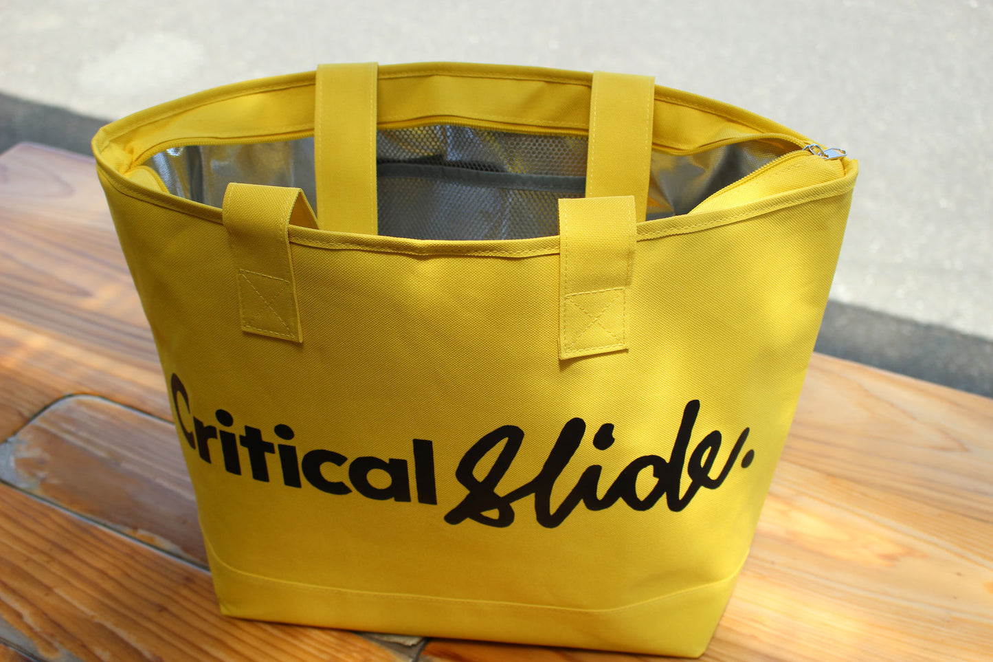 再入荷！　CriticalSlide【クリティカルスライド】クーラートートバッグ　TCSS