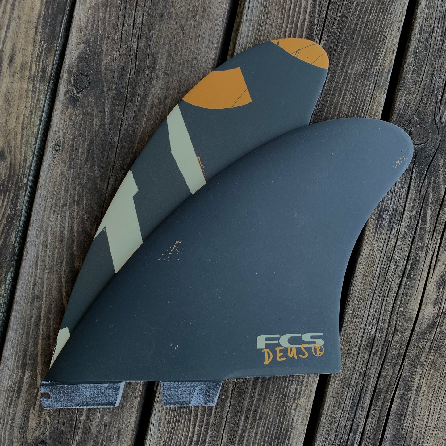 FCS x Deus コラボレーション モダンキール FCSII MODERN KEEL FCS2